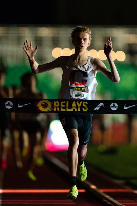 Crater’s Tyrone Gorze dominates the final lap to win the mile at Oregon