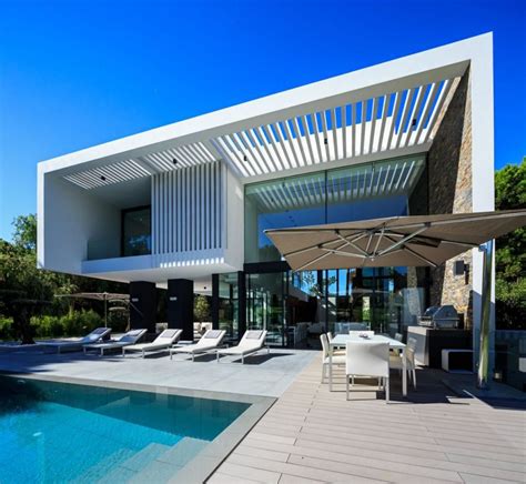 Modern Villa Darzi in Portugal by Arquimais Architecture and Design