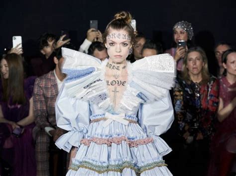 Hats And Ruffles Viktor And Rolf Spring Summer 2020 Couture Collection