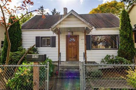 20 fixer-upper homes for sale (or just sold) that you just won’t