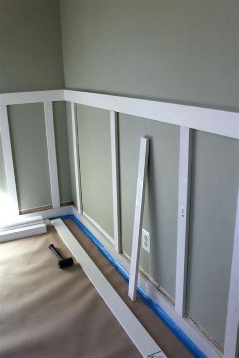 I used a tape measure, a pencil, a pneumatic brad nailer, a level, some liquid nail and a miter saw. 231 best Chair Rail Ideas images on Pinterest | Chair rail ...