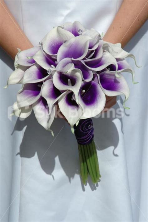 I'm starting to fall in love with the look, especially since i want to do a red/orange/yellow color. Searching for good silk flowers - Weddingbee