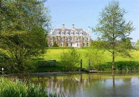 Inside Elizabeth Hurleys £6million Herefordshire Home Country Estate