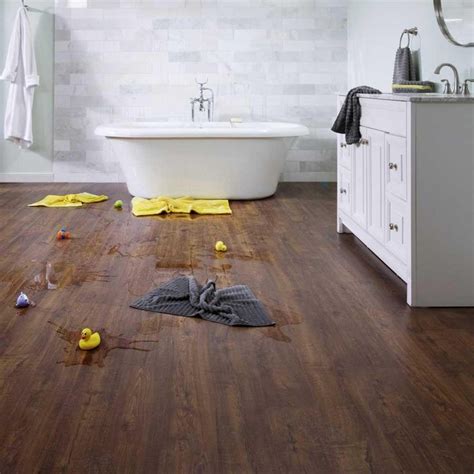 Pergo Outlast Auburn Scraped Oak 12 Mm T X 61 In W Waterproof