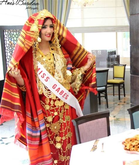 Habit Et Bijoux Traditionnels De Tunisie Traditional Outfits Fashion