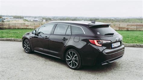 Znajdź toyota corolla w najlepszej cenie. Toyota Corolla XII TS Kombi 1.8 Hybrid 122KM od 2019 ...