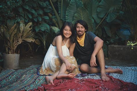 Biasanya, prewedding identik dengan adegan romantis dan biasanya pasangan dituntut untuk saling berdekatan dan beradegan mesra. 7 Ekspektasi Vs Realita Foto Prewedding Sederhana Ala ...