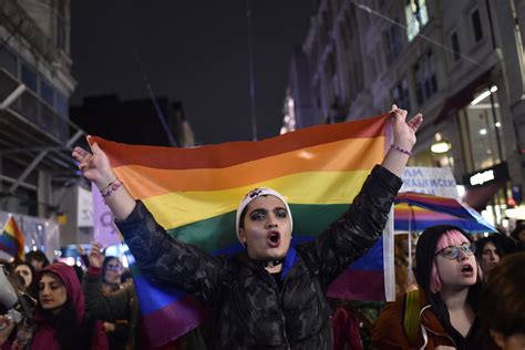 صور مظاهرات للمثليين فى تركيا للمطالبة بحقوقهم الجنسية اليوم السابع