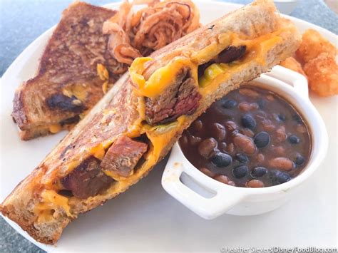 Review This Grilled Cheese Totally Stole The Show In Disneyland The