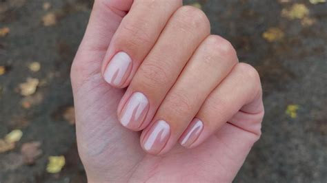 Lip gloss nails Las uñas naturales que rejuvenecen las manos al