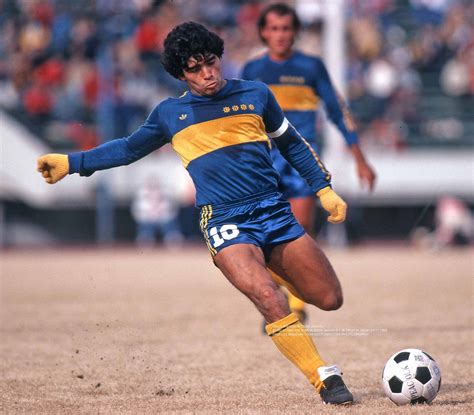 Nuevas imágenes del fotógrafo japonés Diego Maradona con Boca en 1982