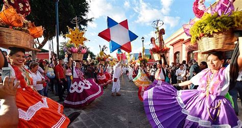 La guelaguetza 2021 ya tiene imagen oficial y lleva por nombre guelaguetza, ofrenda de un mismo corazón, del artista plástico erwis félix conoce la imagen oficial de la guelaguetza 2021. Inicia la edición 86 de la Guelaguetza en Oaxaca ...