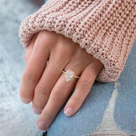 33 Stunning Teardrop Engagement Rings You Ll Be Completely Obsessed With Tear Drop Engagement
