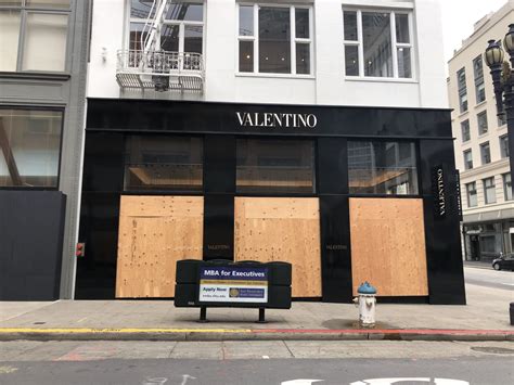 See The Boarded Up Designer Storefronts In San Franciscos Union Square