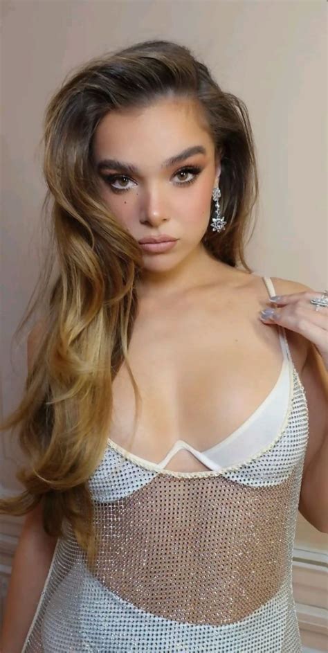 This Picture Of Hailee Steinfeld Makes Me So Hard It S Insane Hd Porn