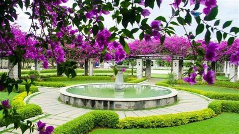 16 Exceptionally Beautiful College Campuses In India Garden Fountain