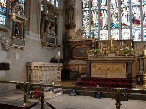 Since the entrance of holy trinity church is on goodramgate (the road after that, we turned the corner to the holy trinity church, the final resting place of shakespeare. Shakespeare's Grave, Holy Trinity Church, Stratford on ...