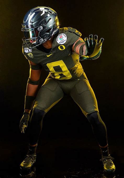 Oregon Ducks To Wear Nightmare Green Uniforms Chrome Helmets With