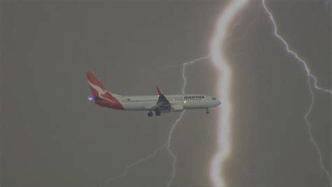 2 People Are Struck By Lightning In Sydney As Qantas Jet Narrowly