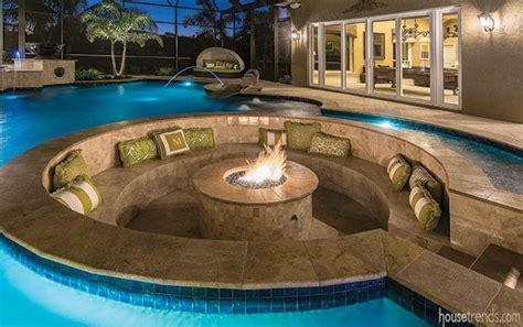 This Sunken Conversation Fire Pit Was Positioned In The Center Of The