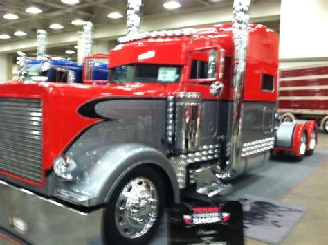 Some Classy 18 Wheeler Pics From The Great American Truck Show Trucks