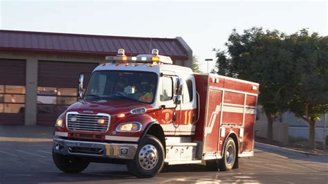 Phoenix Fire Dept Ladder Tender 11 Responding Youtube