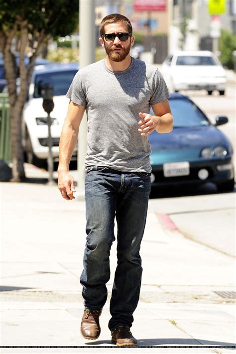 Jake Gyllenhaal Leaving The Ammo Cafe In Los Angeles Jake Gyllenhaal