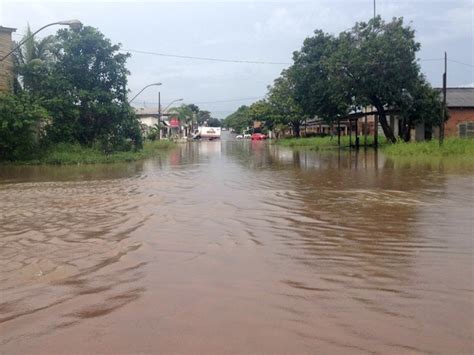 G1 Chuva Deixa Pontos De Alagamentos No Centro E Zona Sul De Macapá Notícias Em Amapá