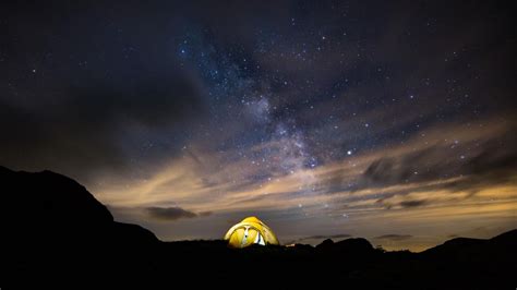 Download Wallpaper 2048x1152 Tent Starry Sky Night Stars Ultrawide