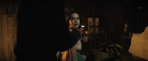 nackte emilia clarke in voice from the stone