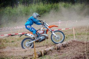 Interested in finding a beginner dirt bike that suits your riding style? Dirt bike riding tips for beginners: 11 top riding tips to ...