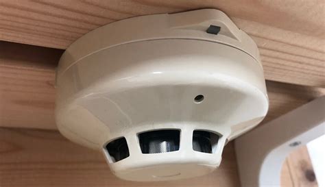 Search for text in self post contents. 火災感知器の種類と設置資格の有無
