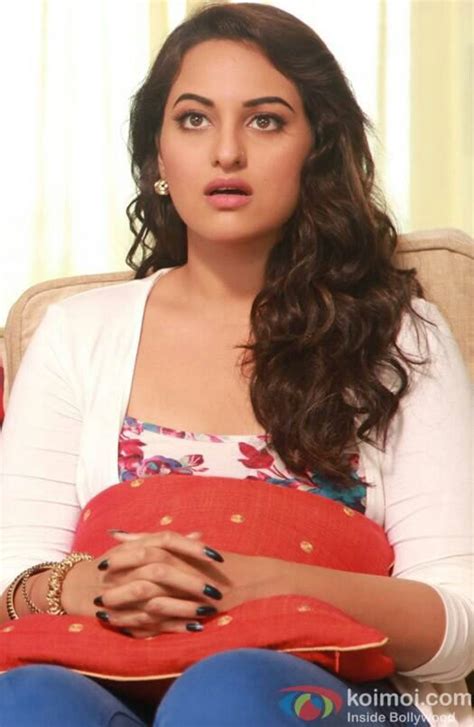 Pin By روابى المطيرى On سوناكشي Indian Actress Photos Most Beautiful