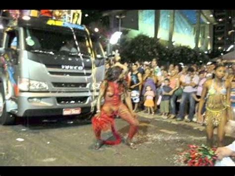 Mulher Jabuticaba Causa Pol Mica No Carnaval De Rua Youtube