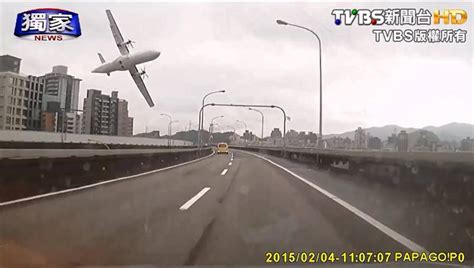 Video Transasia Flight Clips Highway Crashes Belly Up Into Taiwan River
