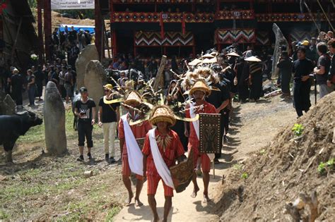 Tradisi Pemakaman Masyarakat Toraja