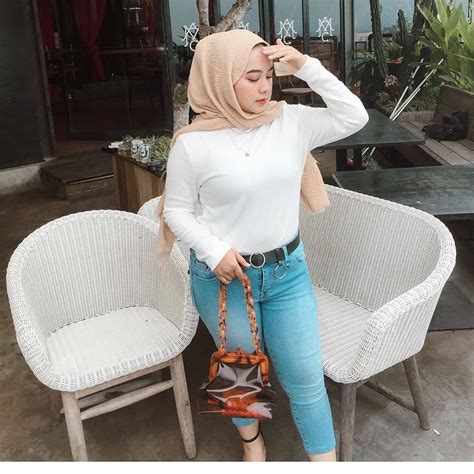 Hijabstyleootd Di Instagram Slsbillaaip Jeans Wanita Gaya Hijab Model Pakaian