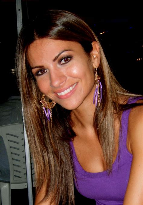 classify beautiful italian woman
