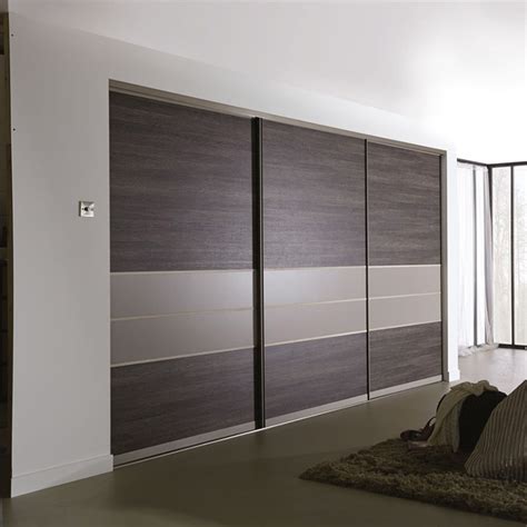 A bedroom where everything is in its place. What should be the wardrobe designs for a master's bedroom ...