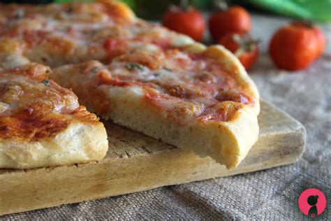 Pizza Margherita Fatta In Casa Ricetta Facile Soffice E Morbida