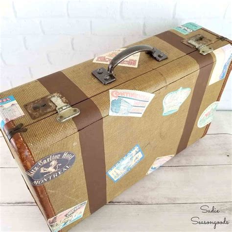 Vintage Luggage Decor With An Old Suitcase Vintage Luggage Vintage