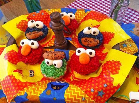 So lange rühren bis eine gebundene masse entstanden ist. Krümelmonster Muffins | Rezept (mit Bildern ...