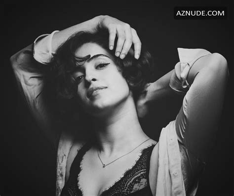 Sanya Malhotra Hot Sexy Bold Pics Collection 2018 AZNude
