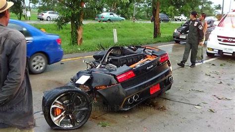 Lamborghini Gallardo Driver Uninjured After Crash Splits Car In Two