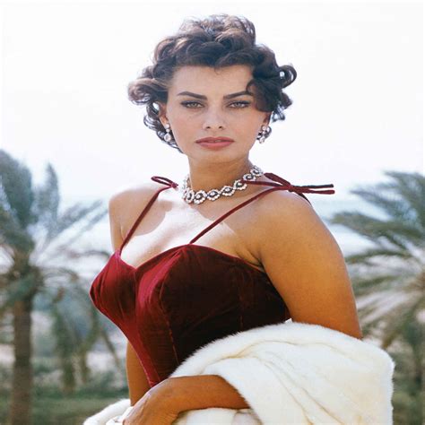 Sophia Loren Attrice Italiana Famosa Al Mondo Lifeandpeople Magazine