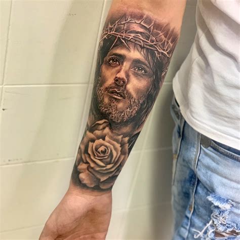 Tatuagem De Jesus Cristo No Bra O Masculino Alguns Estilos De Tatuagem