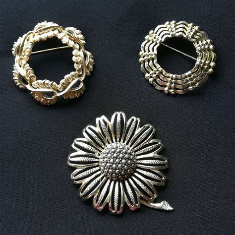 Vintage Sarah Coventry Brooches Gold Toned Flower And Wreath Etsy