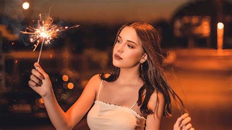 Girl With Sparkle Fireworks Wallpaperhd Girls Wallpapers4k Wallpapers