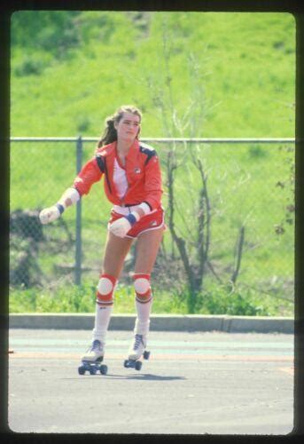 1980s Brooke Shields Shorts Roller Skates Live Candid Original 35mm Slide Nb 3820440264