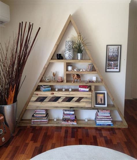 You can make bookshelves that are tailored to the size of available space. DIY Pallet bookshelf ideas - cool pallet furniture designs